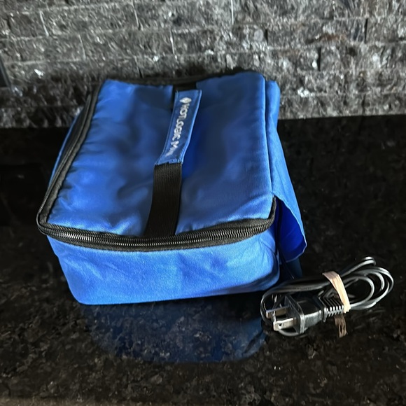 HotLogic portable electronic food heating lunch box. Plug in & keep food warm. - Picture 2 of 3